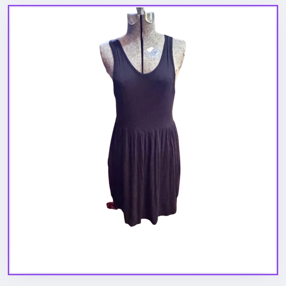 Chic Black Sleeveless Midi Dress